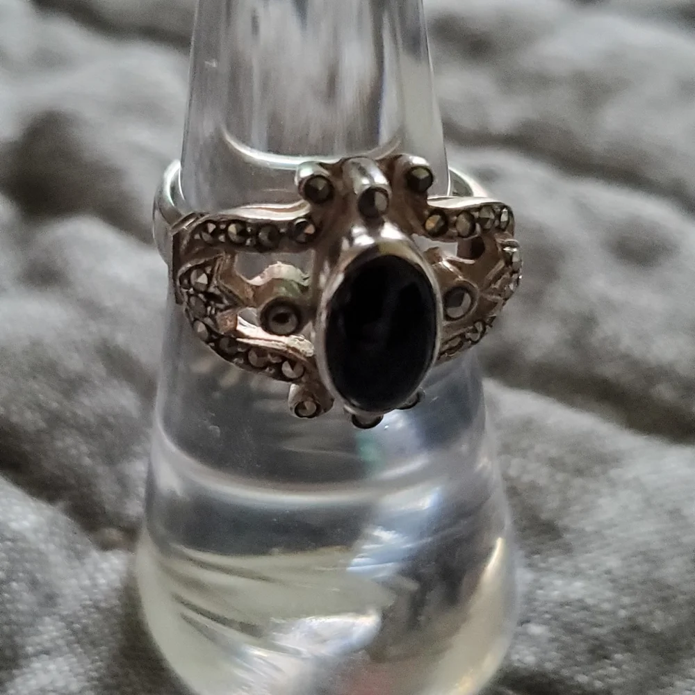 Sterling Silver Marcasite Onyx Ring - Picture 3 of 4